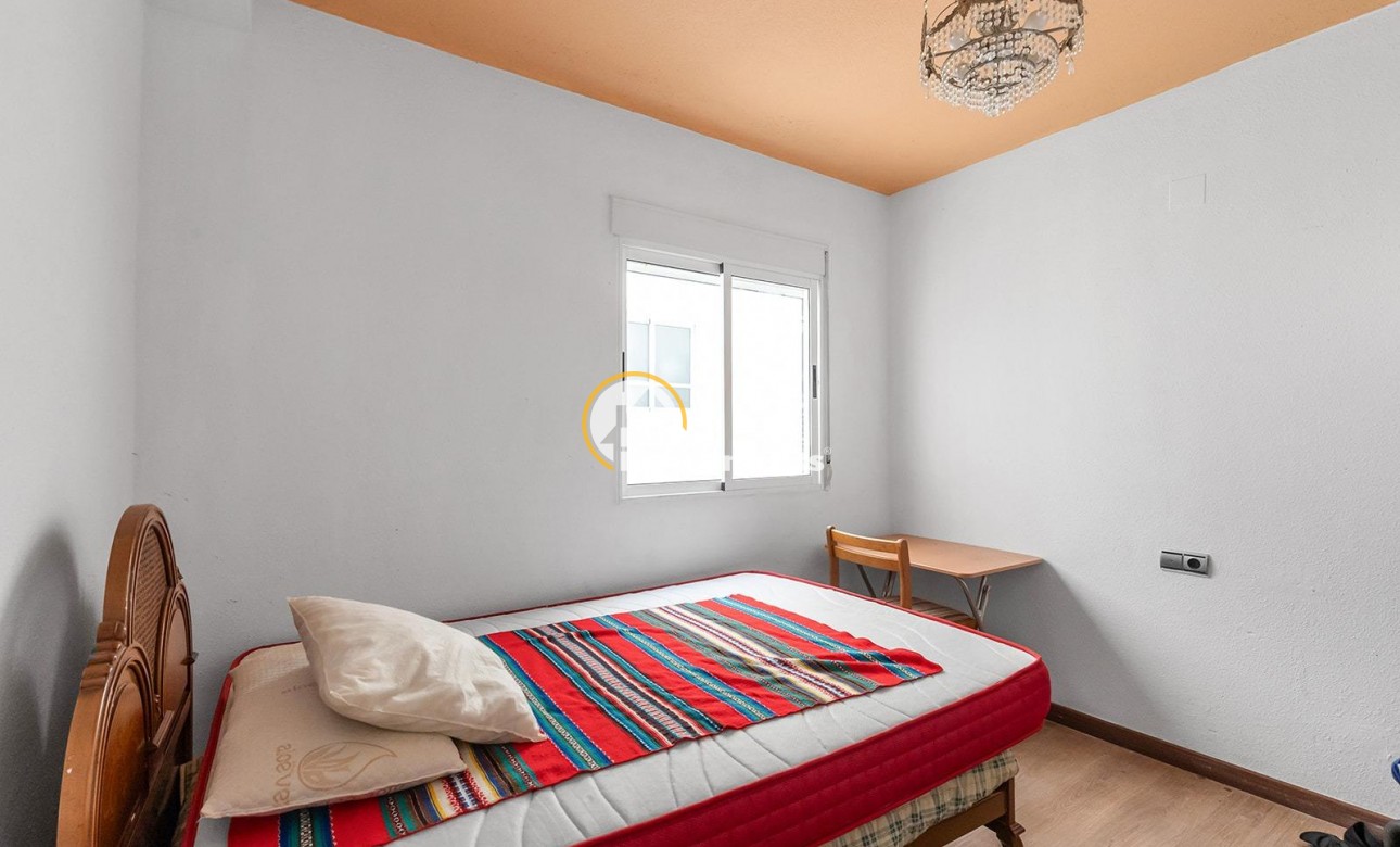 Resale - Apartment - Torrevieja - Torrevieja Centre