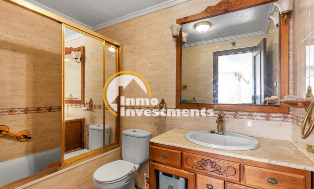 Resale - Apartment - Torrevieja - Torrevieja Centre