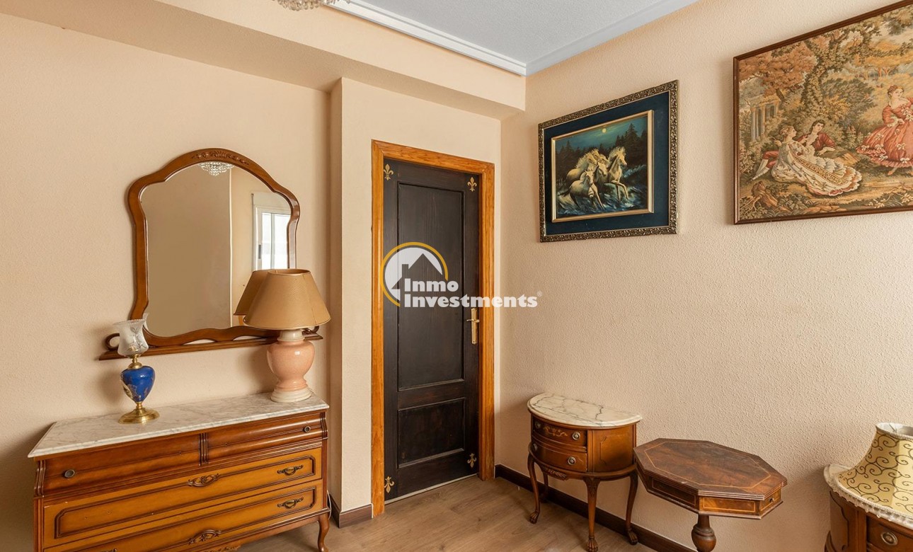 Resale - Apartment - Torrevieja - Torrevieja Centre