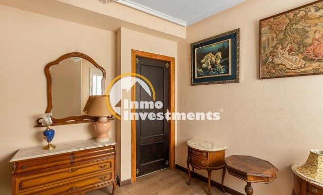 Resale - Apartment - Torrevieja - Torrevieja Centre