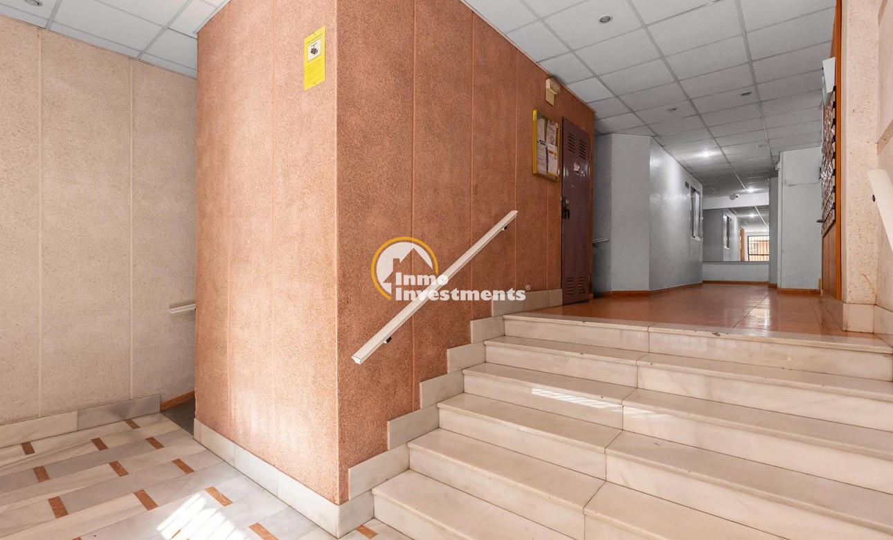 Resale - Apartment - Torrevieja - Torrevieja Centre