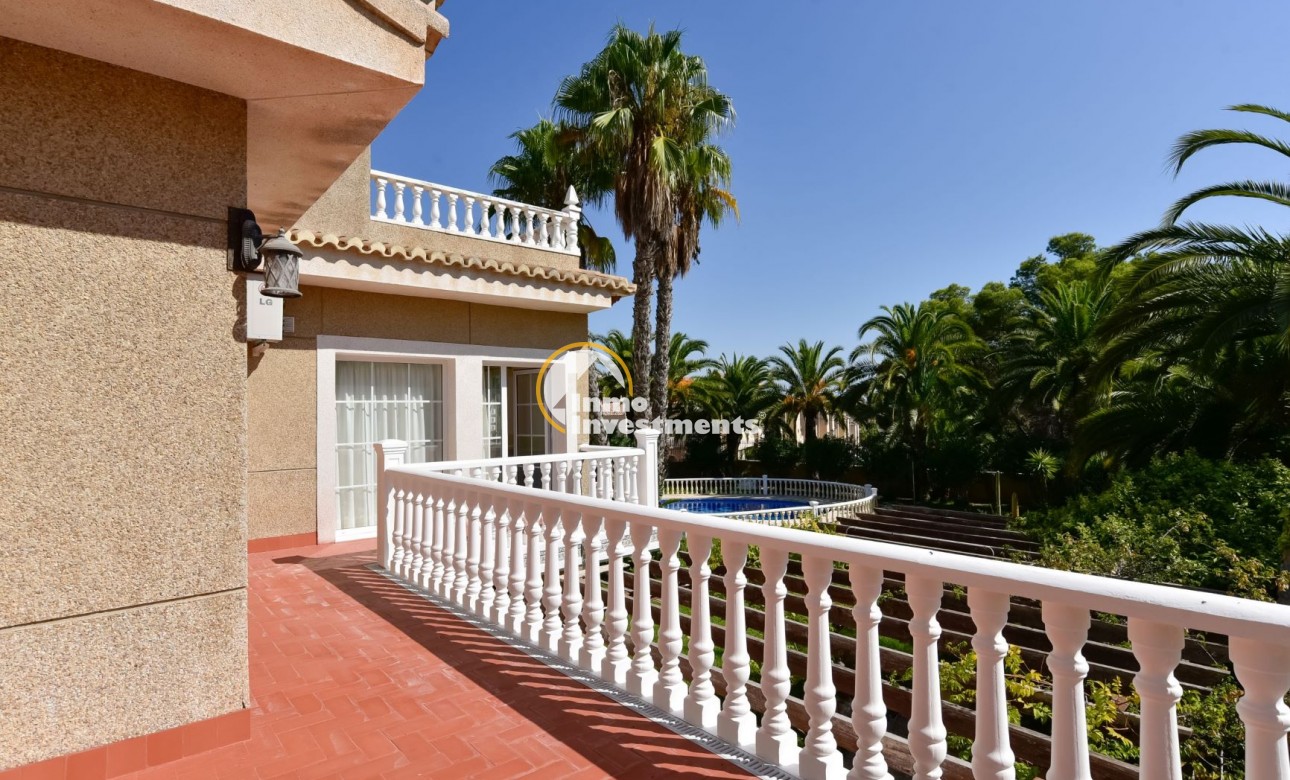 Resale - Villa - Orihuela Costa - Villamartin