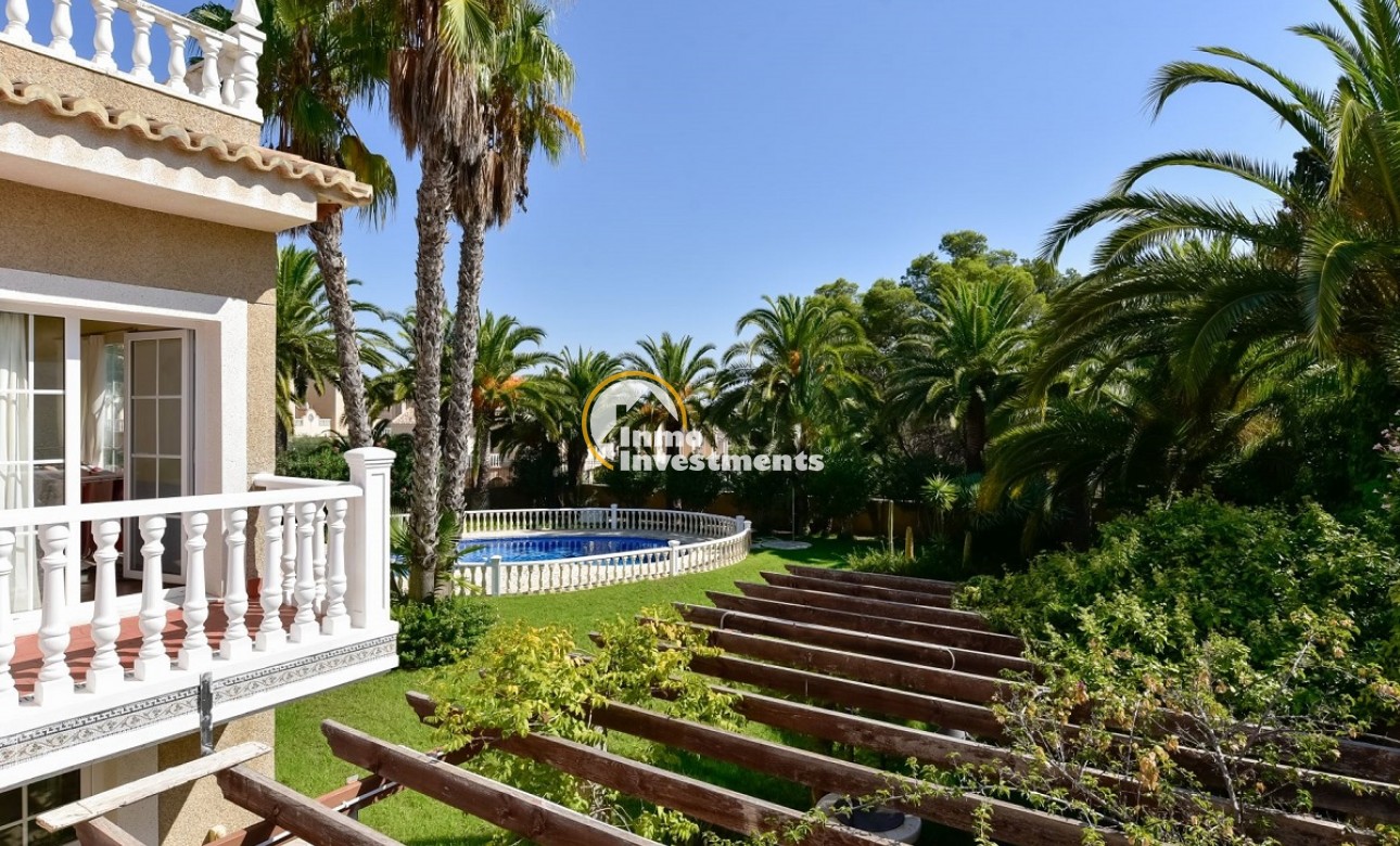 Resale - Villa - Orihuela Costa - Villamartin