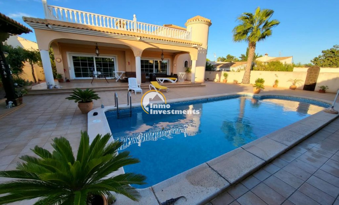 Resale - Villa - Playa Flamenca