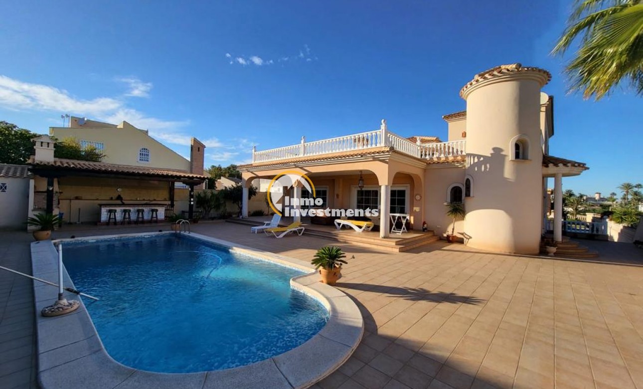 Resale - Villa - Playa Flamenca