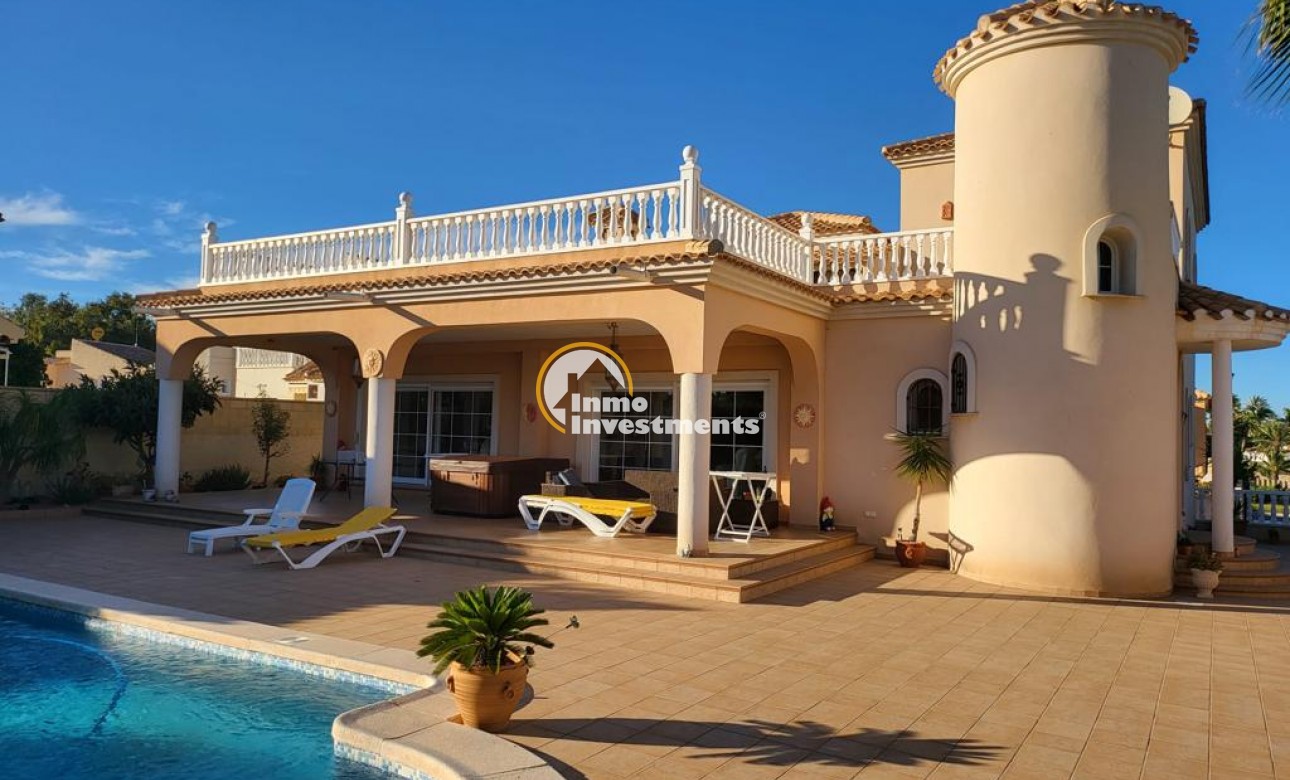 Resale - Villa - Playa Flamenca