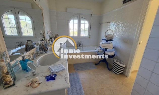 Resale - Villa - Playa Flamenca