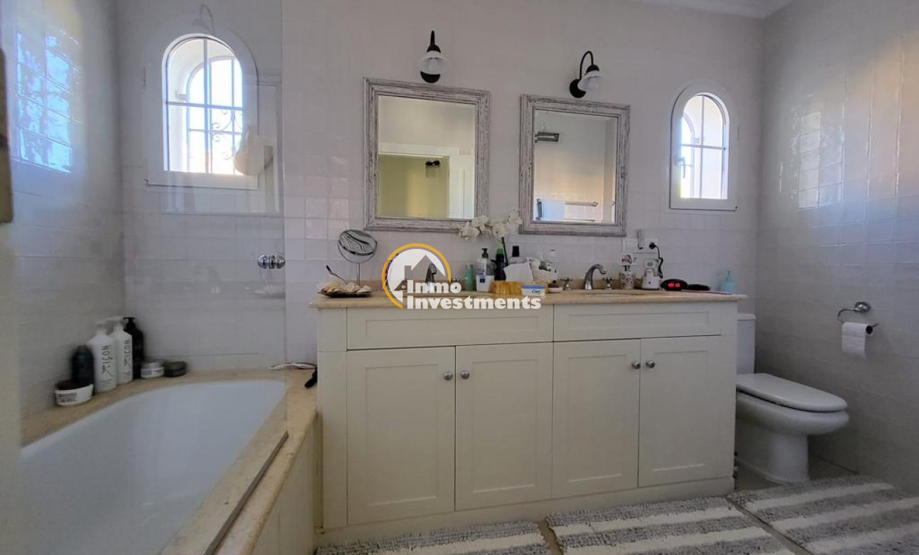 Resale - Villa - Playa Flamenca