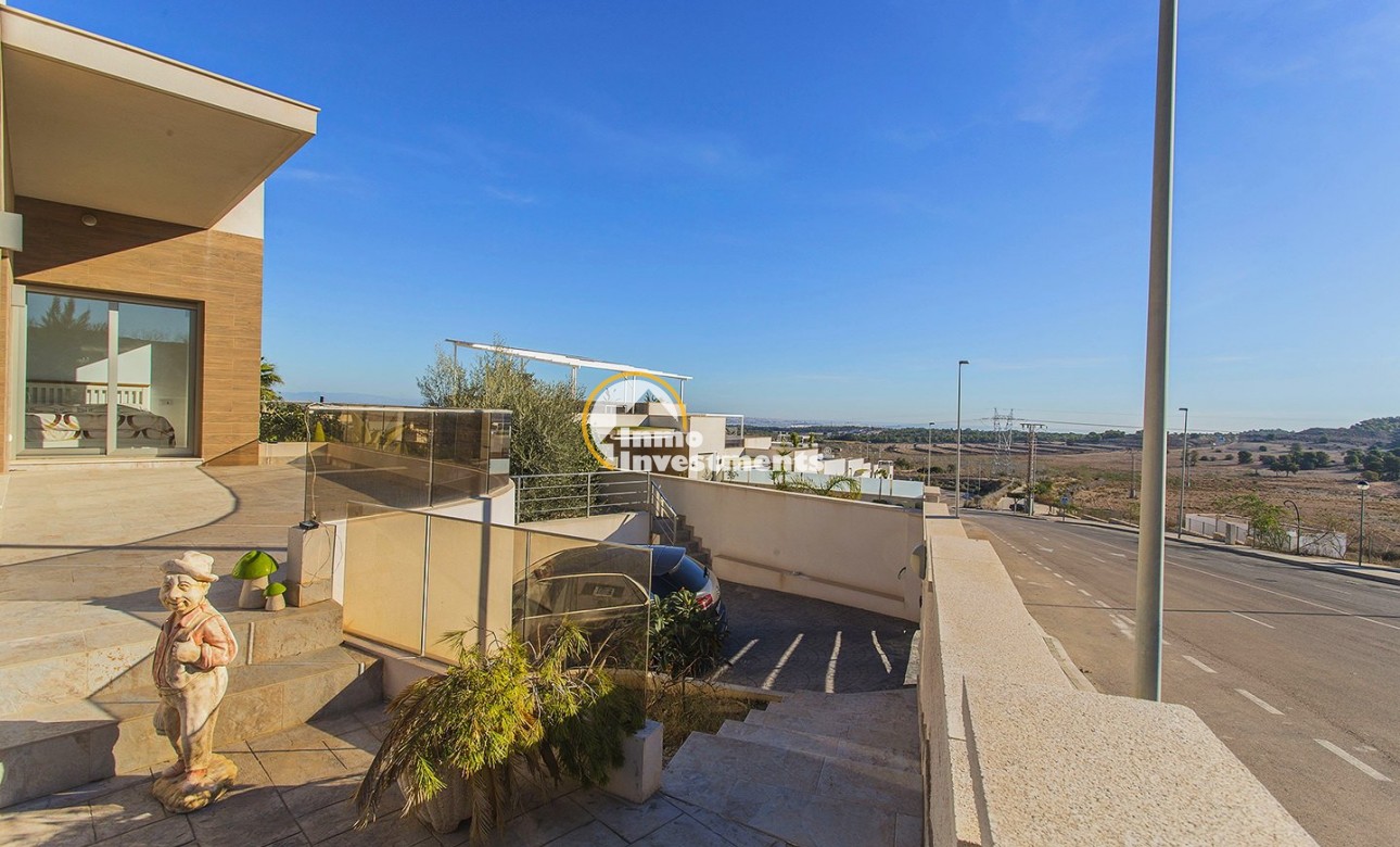 Resale - Villa - San Miguel de Salinas - Las Communicaciones