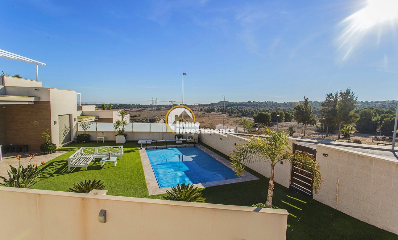 Resale - Villa - San Miguel de Salinas - Las Communicaciones