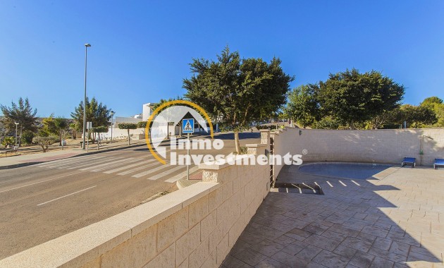 Resale - Villa - San Miguel de Salinas - Las Communicaciones