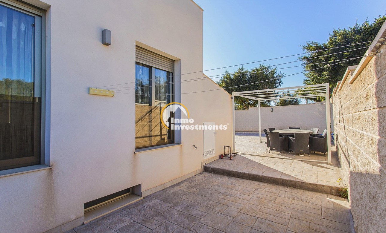 Resale - Villa - San Miguel de Salinas - Las Communicaciones