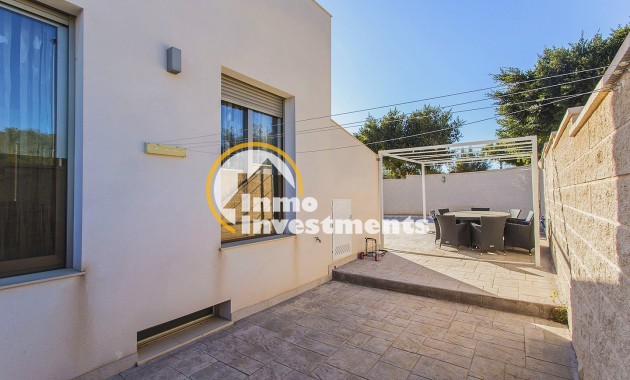 Resale - Villa - San Miguel de Salinas - Las Communicaciones