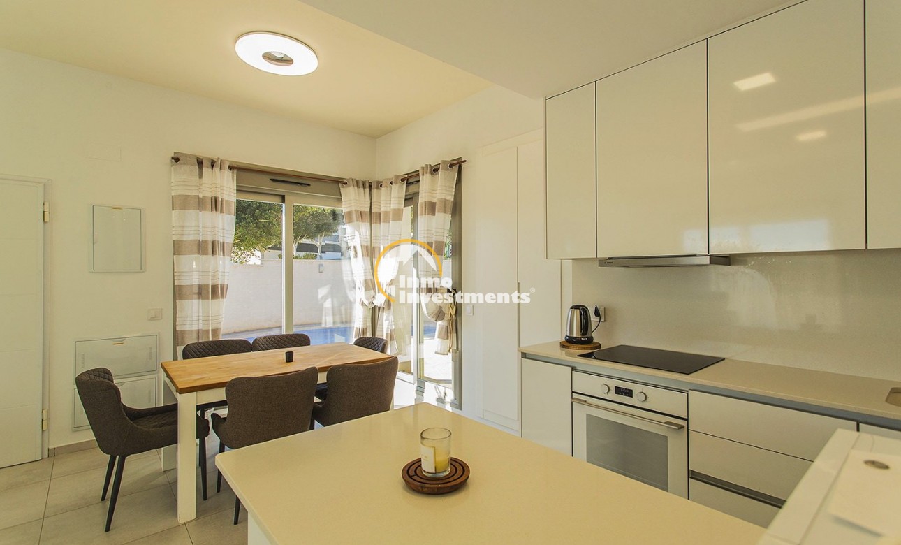 Resale - Villa - San Miguel de Salinas - Las Communicaciones