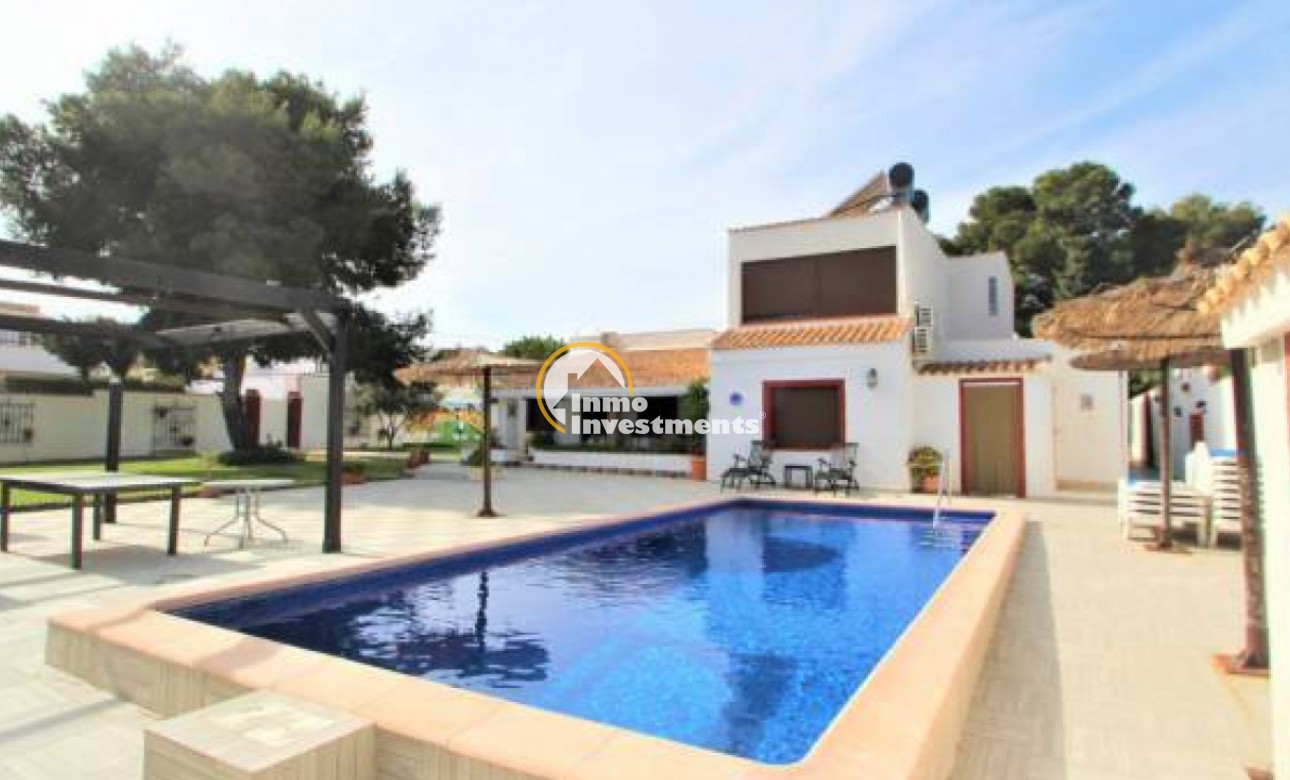 Resale - Villa - Orihuela Costa - Lomas De Cabo Roig