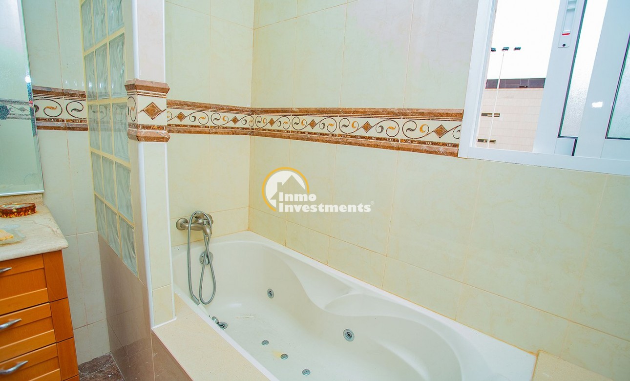Resale - Apartment - Torrevieja - Center Torrevieja