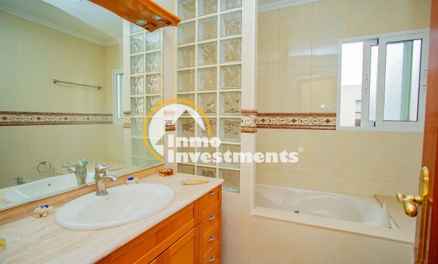 Resale - Apartment - Torrevieja - Center Torrevieja