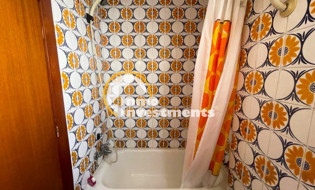 Resale - Apartment - Torrevieja - Playa de La Acequion