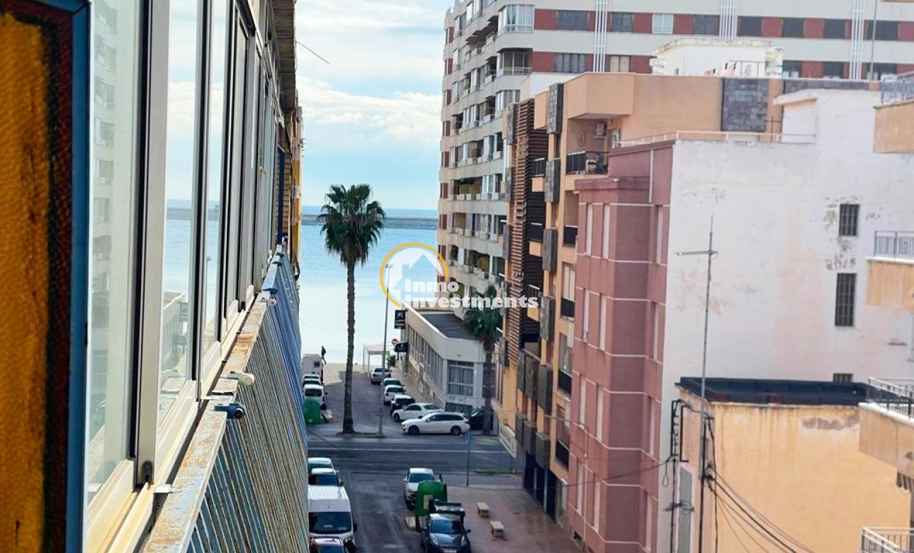 Resale - Apartment - Torrevieja - Playa de La Acequion