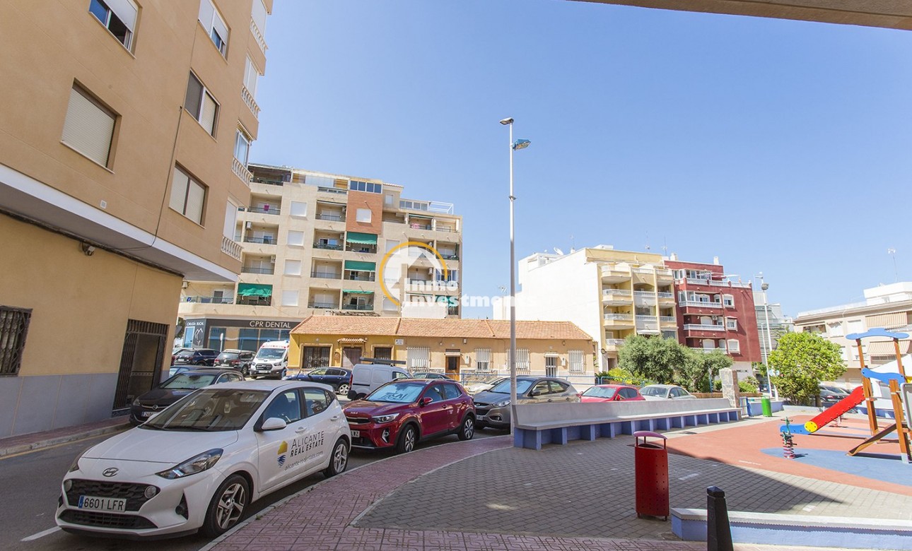 Reventa - Local comercial - La Mata - La Mata Center