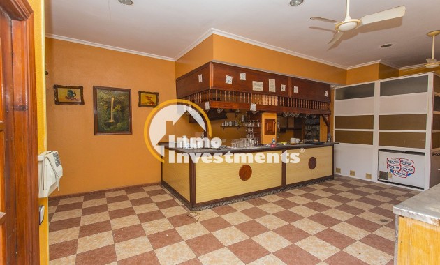 Reventa - Local comercial - La Mata - La Mata Center