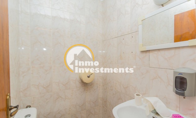 Reventa - Local comercial - La Mata - La Mata Center