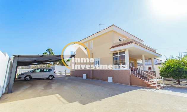 Reventa - Chalet independiente - Torrevieja - Aguas Nuevas
