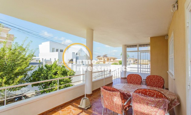 Reventa - Chalet independiente - Torrevieja - Aguas Nuevas