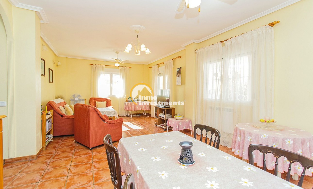 Reventa - Chalet independiente - Torrevieja - Aguas Nuevas