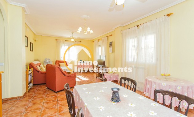 Reventa - Chalet independiente - Torrevieja - Aguas Nuevas