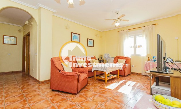 Reventa - Chalet independiente - Torrevieja - Aguas Nuevas