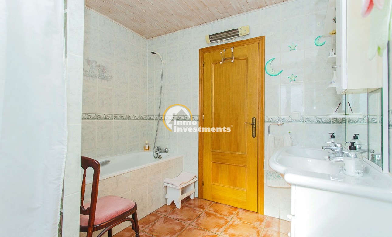 Reventa - Chalet independiente - Torrevieja - Aguas Nuevas