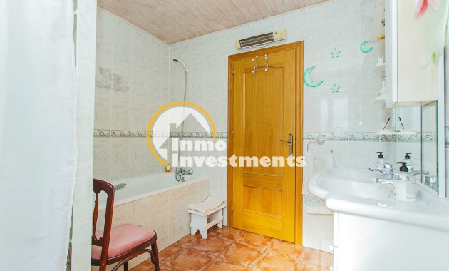 Reventa - Chalet independiente - Torrevieja - Aguas Nuevas