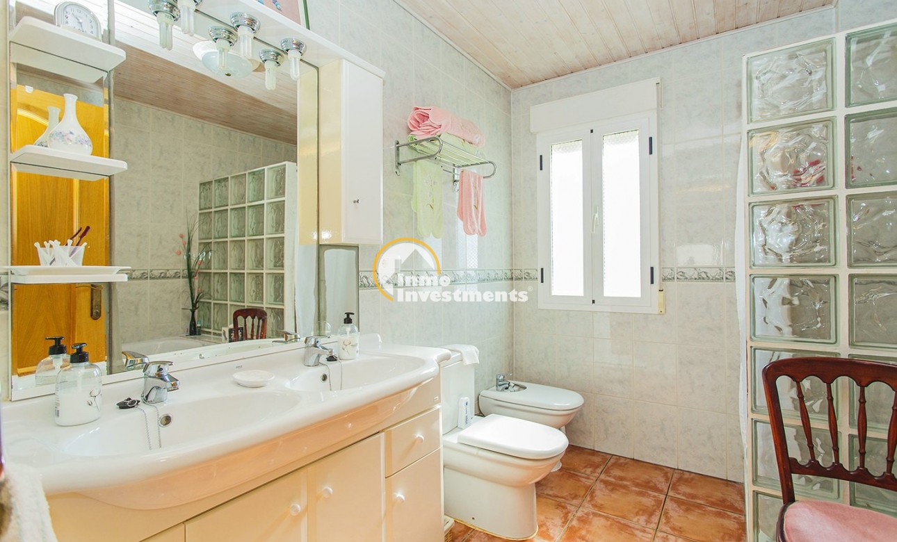 Reventa - Chalet independiente - Torrevieja - Aguas Nuevas