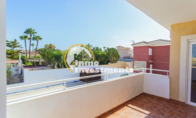 Reventa - Chalet independiente - Torrevieja - Aguas Nuevas