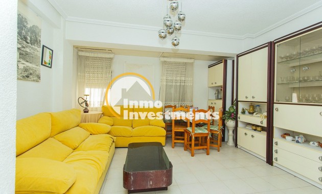 Resale - Apartment - Guardamar del Segura - Pueblo