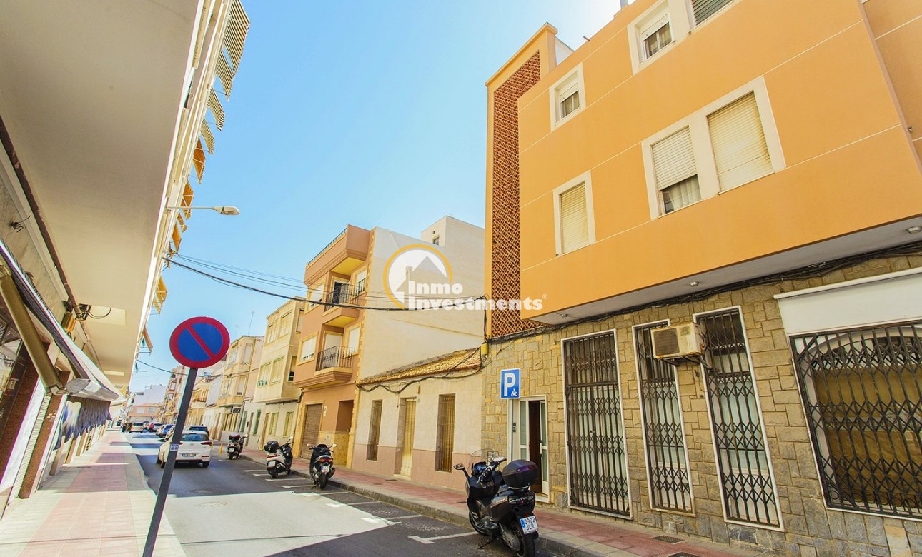 Resale - Apartment - Guardamar del Segura - Pueblo