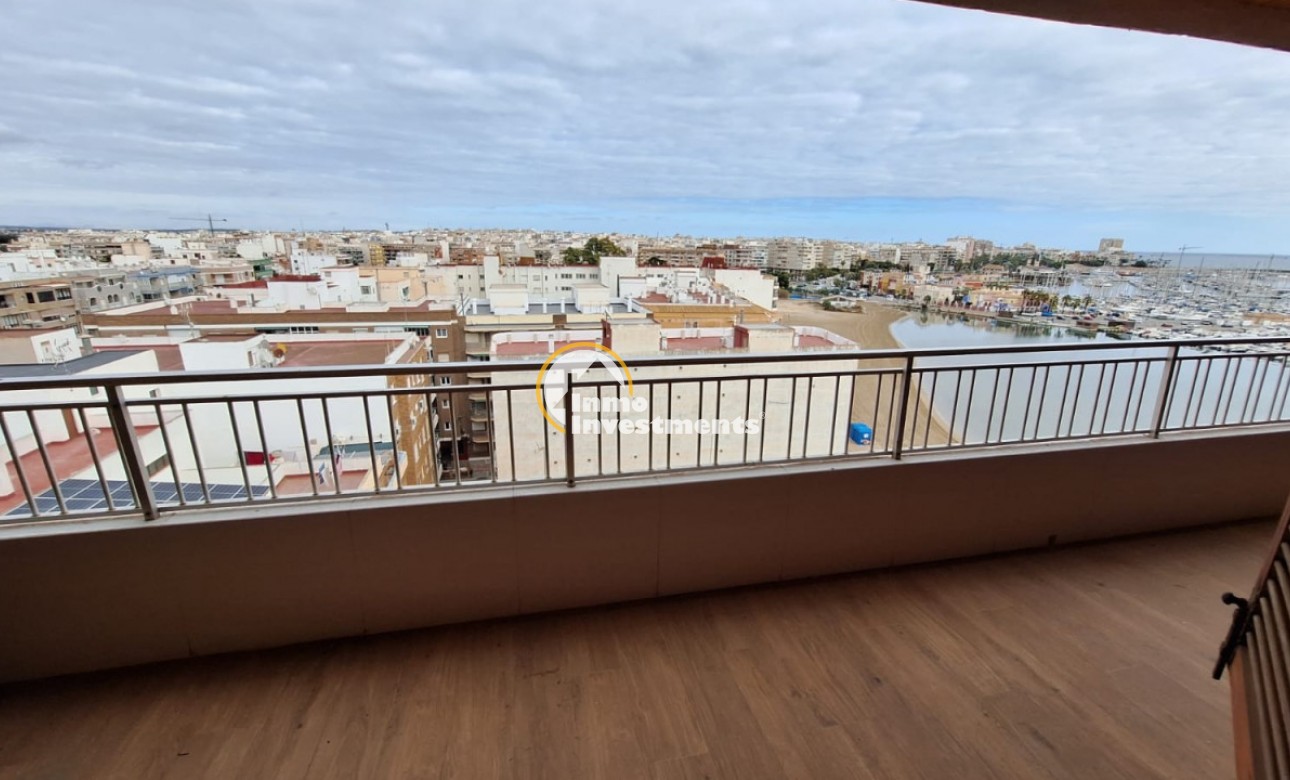 Resale - Apartment - Torrevieja - Acequion