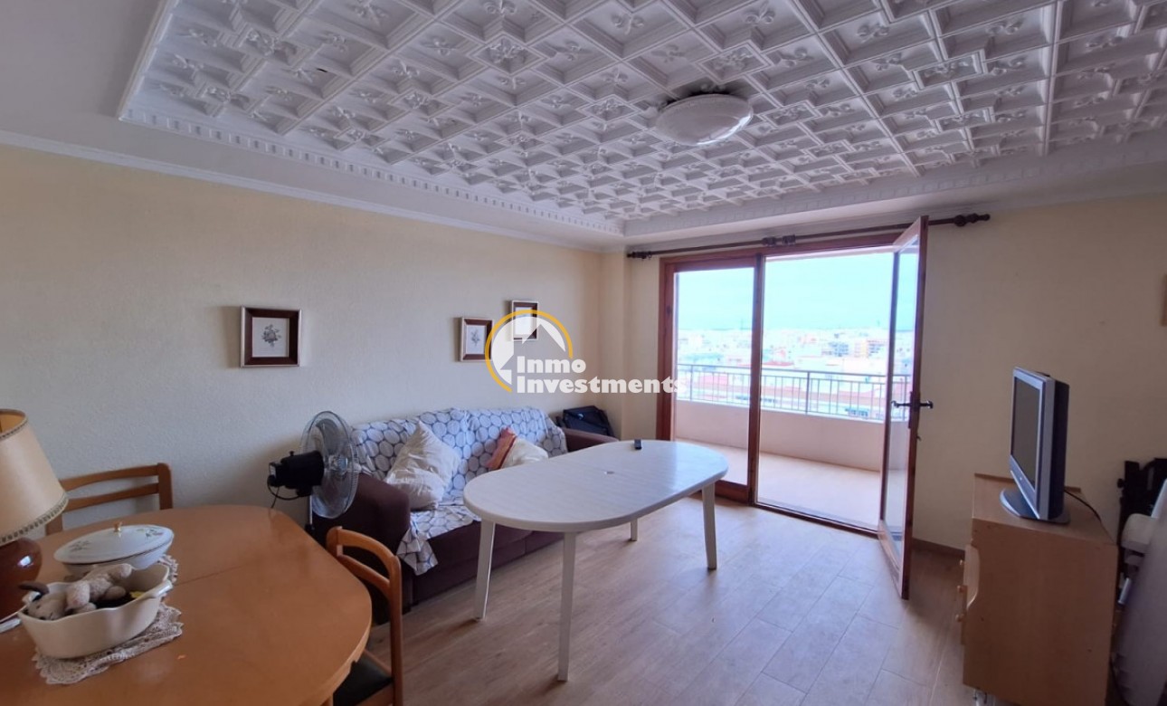 Resale - Apartment - Torrevieja - Acequion