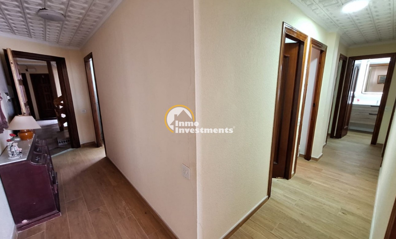 Resale - Apartment - Torrevieja - Acequion