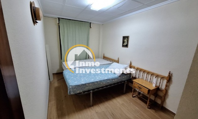 Resale - Apartment - Torrevieja - Acequion