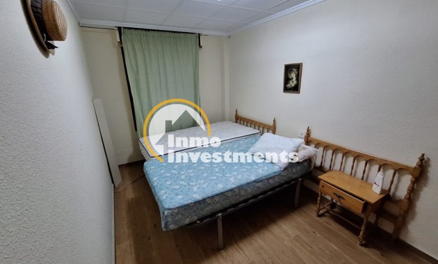 Resale - Apartment - Torrevieja - Acequion