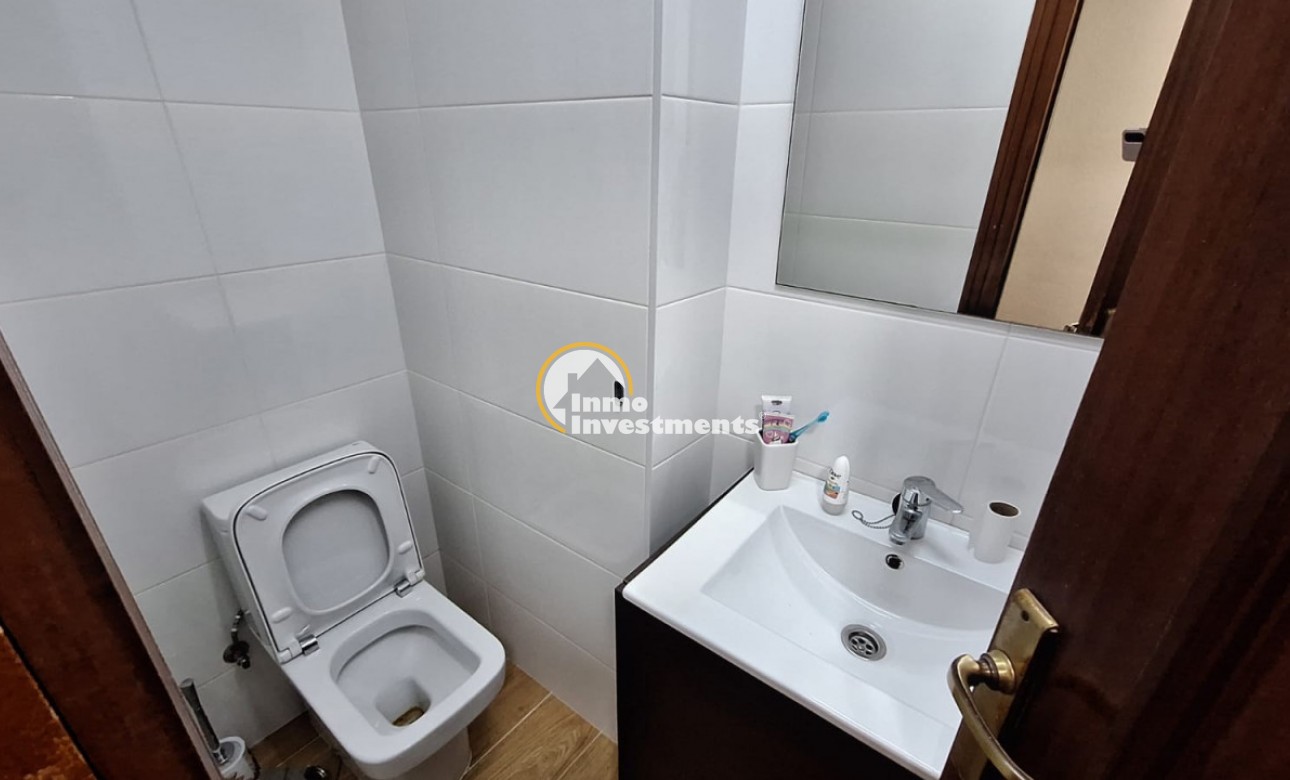 Resale - Apartment - Torrevieja - Acequion