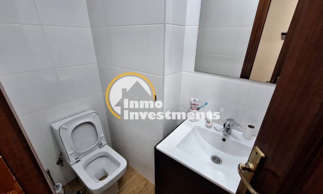 Resale - Apartment - Torrevieja - Acequion