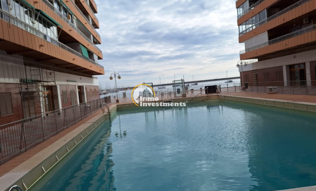 Resale - Apartment - Torrevieja - Acequion