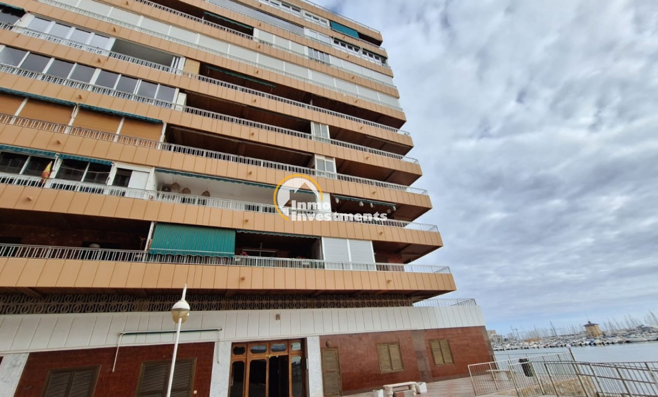 Resale - Apartment - Torrevieja - Acequion