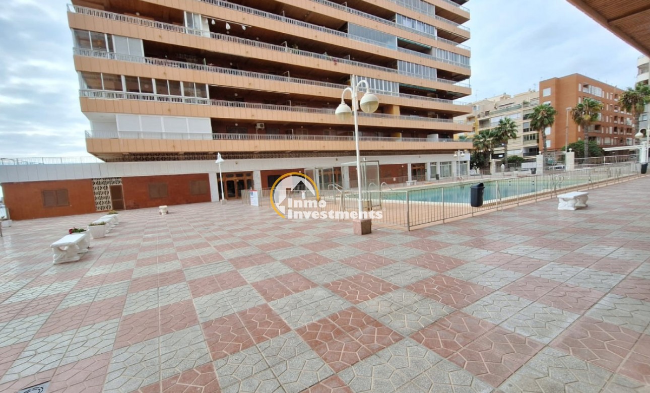 Resale - Apartment - Torrevieja - Acequion