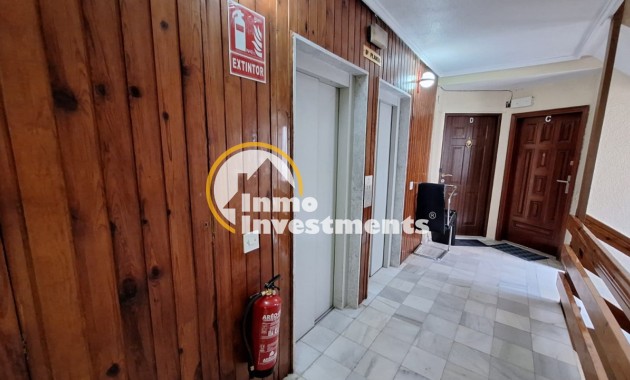 Resale - Apartment - Torrevieja - Acequion