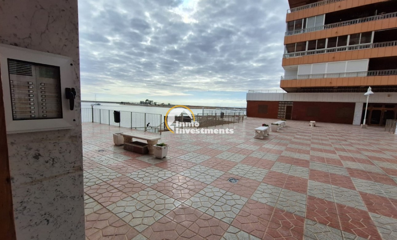 Resale - Apartment - Torrevieja - Acequion