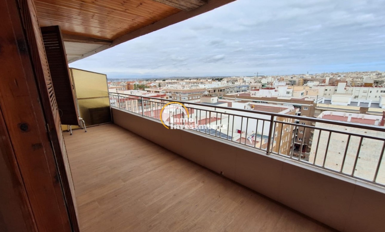 Resale - Apartment - Torrevieja - Acequion